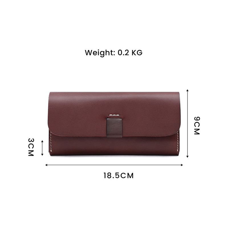 Not only does this clutch offer impeccable style, but it also offers ample storage space. With multiple card and cash slots, you can easily organize essentials ( (3)